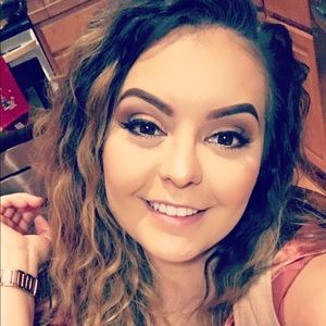 Meet your Posher, Fernanda